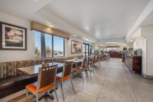 Restaurace v ubytování Best Western Plus King's Inn and Suites