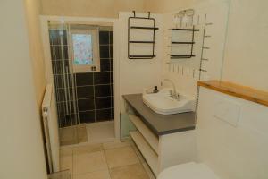 Ένα μπάνιο στο La Souche Fleurie, Cottage Marcel +28 φωτογραφίες