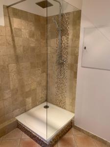 Ένα μπάνιο στο Gîte au Ventoux +6 φωτογραφίες