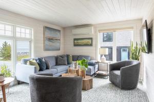 Istumisnurk majutusasutuses Puddin' Pan Cozy Beach Cottage on Ocean