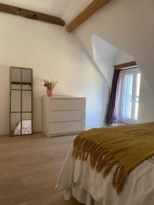 Ένα ή περισσότερα κρεβάτια σε δωμάτιο στο Home Tavers +11 φωτογραφίες