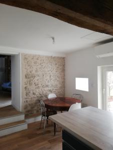 Φωτογραφία από το άλμπουμ του Home Tavers σε Tavers