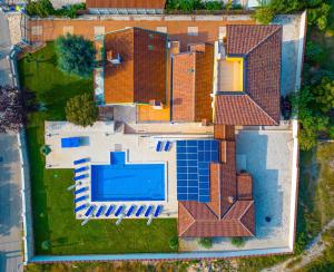 Πισίνα στο ή κοντά στο Villa Suzanne