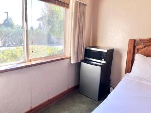 Giường trong phòng chung tại Peaceful Double Queen Stay Near Park City & Deer Valley Ski Resorts - 1083 +13 ảnh