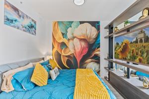 Ένα ή περισσότερα κρεβάτια σε δωμάτιο στο Penthouse Infinity heated pool and jacuzzi +23 φωτογραφίες