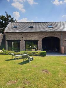 Κήπος έξω από το La grange