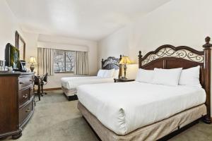 Postel nebo postele na pokoji v ubytování Relaxing Double Queen Suite Near Park City & Sundance Ski Resorts - 2020