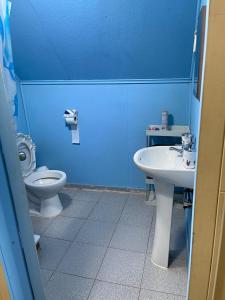 Koupelna v ubytování Alojamiento 2 Oriente + 5 fotografií