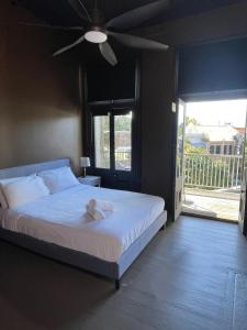 Ένα ή περισσότερα κρεβάτια σε δωμάτιο στο Glengarry Castle Hotel