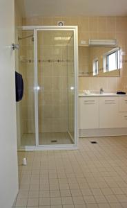 Koupelna v ubytování Coral Tree Lodge + 47 fotografií