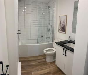 Ένα μπάνιο στο Le Caiman - Vieux-Quebec 2 Chambres à coucher & 2 salles de bains complètes +13 φωτογραφίες