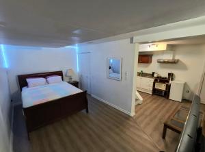 Gallery image of Cozy Bachelor Apartment at Trillium in Kingston