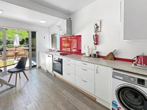 Η κουζίνα ή μικρή κουζίνα στο Seabeds +15 φωτογραφίες