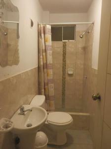 Koupelna v ubytování Hospedaje Kaihalulu