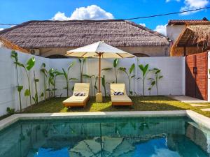 La alberca dentro o cerca de NEW Mawar Merah Heavenly Studio, Selong Belanak