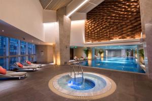 Bazén v ubytování Hilton Chengdu nebo v jeho okolí