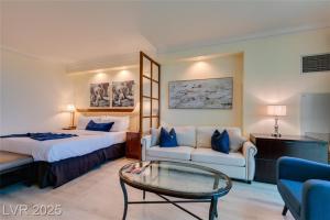 Ένα ή περισσότερα κρεβάτια σε δωμάτιο στο New Mgm Signature Condo +55 φωτογραφίες