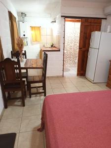 Η κουζίνα ή μικρή κουζίνα στο Cabañas El Nogal