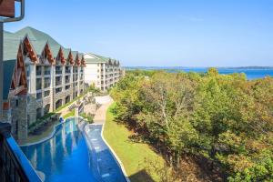 Πισίνα στο ή κοντά στο Hilton Grand Vacations Club Paradise Point Branson