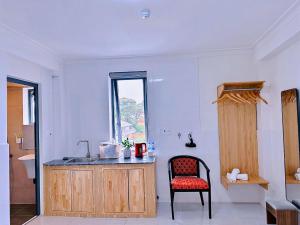 Η κουζίνα ή μικρή κουζίνα στο Villa Trung Nghĩa Đà Lạt