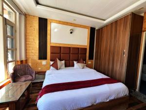 Φωτογραφία από το άλμπουμ του Staynest BNB - Balcony Rooms - 3BHK Apartments στη Σίμλα +17 φωτογραφίες