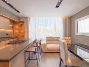 Kuchyň nebo kuchyňský kout v ubytování Apartamento de lujo a 3 minutos del Aeropuerto JMC 102