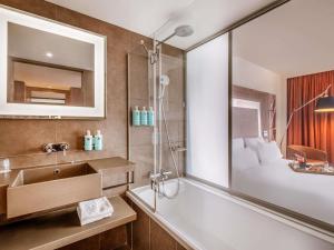 Ένα μπάνιο στο Novotel Lyon Centre-Confluence Bord de Saone