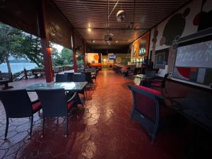 Restaurace v ubytování Koh Mak Buri Hut Natural Resort