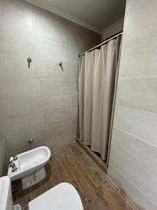 Et badeværelse på Dpto SOÑADO Necochea