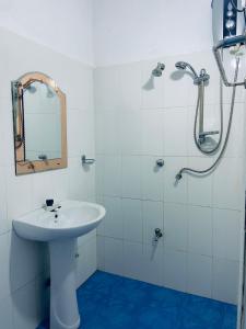 Koupelna v ubytování Talalla Wonder View + 101 fotografií