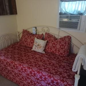 Postel nebo postele na pokoji v ubytování Selah Rest Stop