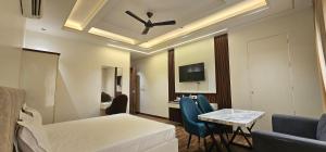 Μια τηλεόραση ή/και κέντρο ψυχαγωγίας στο Hotel Sharanga