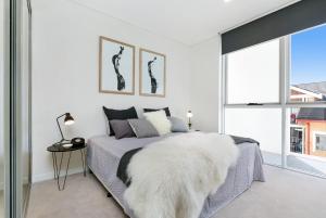 Imagine din galeria proprietății Ultra modern 2 bdrm in St Leonards Crows Nest - 803NOR în Sydney