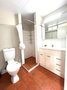 Ένα μπάνιο στο Lumina Motel Gladstone