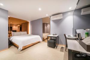 Φωτογραφία από το άλμπουμ του Motel Cookie στη Σεούλ +28 φωτογραφίες