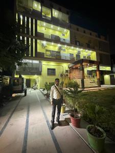 Επισκέπτες που μένουν στο Harsh Garden