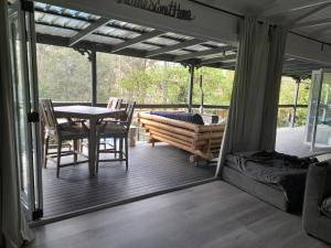 Balkón nebo terasa v ubytování Ensuited Queen bedroom + 4 fotografie