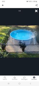 Bazén v ubytování Ensuited Queen bedroom nebo v jeho okolí