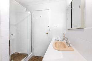 Kuchyň nebo kuchyňský kout v ubytování Rye Retro Modern Remix + 14 fotografií