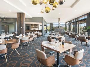 Restaurace v ubytování Mercure Kooindah Waters Central Coast