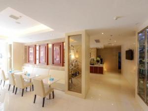 Photo de la galerie de l'établissement Jinjiang Inn Xianning Yinquan Avenue Hot Spring Hotel, à Xianning