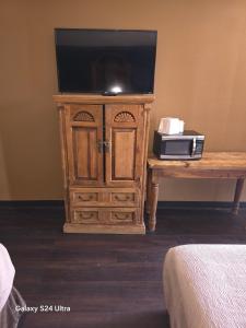 Gallery image of Enchanted Escape Lodge in Eagle Nest +9 photos