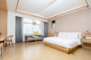 Gallery image of Zhengzhou Agricultural University, Henan Provincial Museum, Meilun Hotel in Zhengzhou