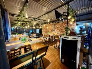 Φωτογραφία από το άλμπουμ του Abhyasi Hotel De Cafe σε Suryodaya