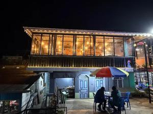 Φωτογραφία από το άλμπουμ του Abhyasi Hotel De Cafe σε Suryodaya