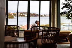 Výhled na řeku, která protéká v blízkosti hotelu