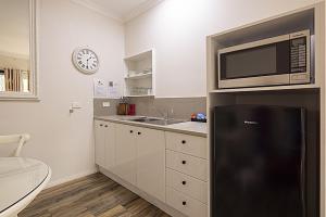 Η κουζίνα ή μικρή κουζίνα στο Brantome +1 φωτογραφίες