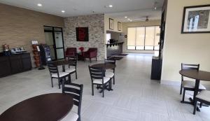 Η κουζίνα ή μικρή κουζίνα στο Red Roof Inn Florence, SC