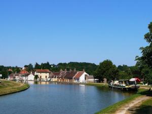 Gallery image of Les Lilas Des Deux Ponts in Cravant