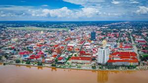 Nespecifikovaný výhled na destinaci Kampong Cham nebo výhled na město při pohledu z hotelu